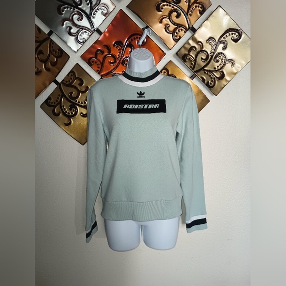 Adidas sweater - Picture 1 of 4